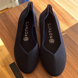 NWOT Rothy’s Navy Flat